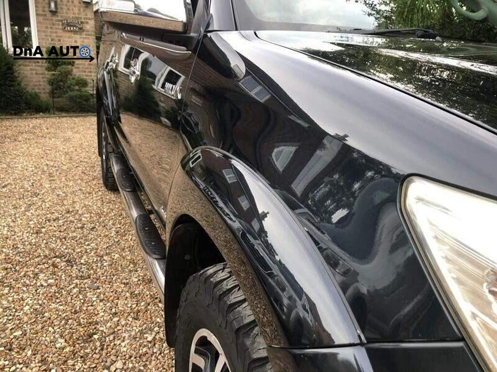 Toyota Hilux 3.0 D-4D Invincible Pickup Double Cab 4dr Diesel Auto 4WD Euro 5 (171 ps)