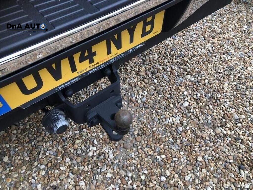 Toyota Hilux 3.0 D-4D Invincible Pickup Double Cab 4dr Diesel Auto 4WD Euro 5 (171 ps)