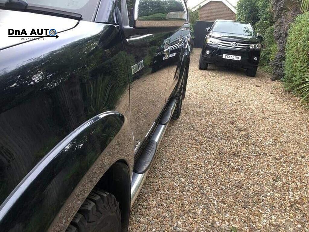 Toyota Hilux 3.0 D-4D Invincible Pickup Double Cab 4dr Diesel Auto 4WD Euro 5 (171 ps)