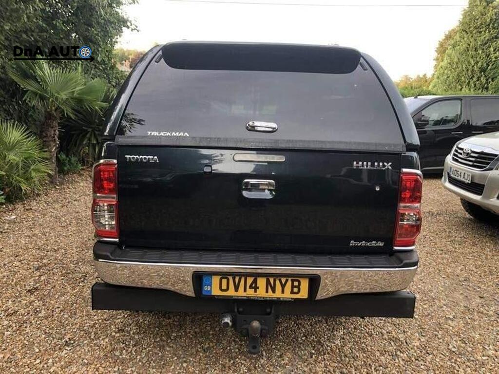 Toyota Hilux 3.0 D-4D Invincible Pickup Double Cab 4dr Diesel Auto 4WD Euro 5 (171 ps)