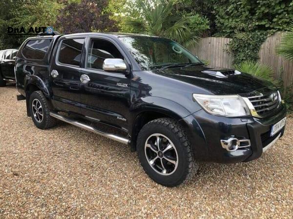 Toyota Hilux 3.0 D-4D Invincible Pickup Double Cab 4dr Diesel Auto 4WD Euro 5 (171 ps)