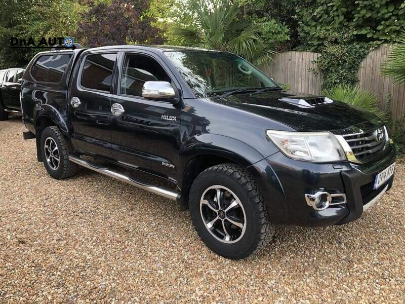 Toyota Hilux 3.0 D-4D Invincible Pickup Double Cab 4dr Diesel Auto 4WD Euro 5 (171 ps)