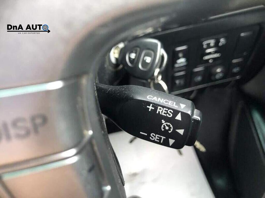 Toyota Hilux 3.0 D-4D Invincible Pickup Double Cab 4dr Diesel Auto 4WD Euro 5 (171 ps)