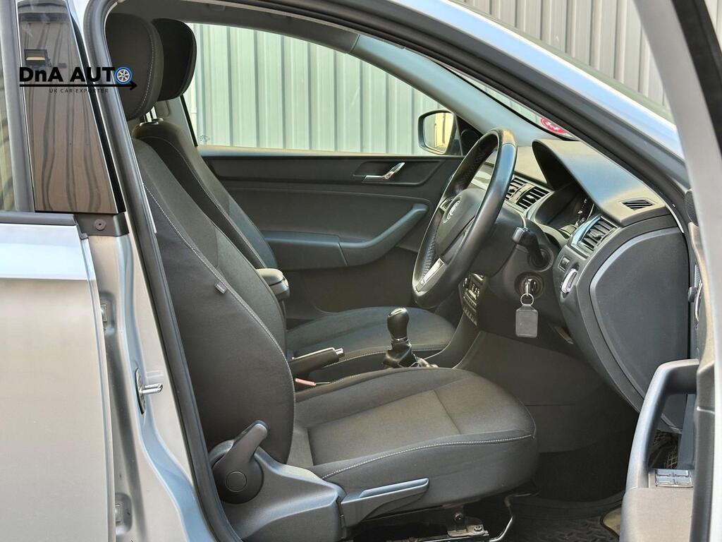 Skoda Rapid Spaceback 1.2 TSI SE Tech Hatchback 5dr Petrol Manual Euro 5 (105 ps)