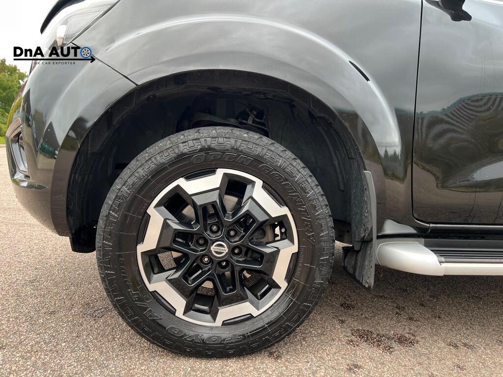 Nissan Navara 2.3 dCi Tekna Pickup Double Cab 4dr Diesel Auto 4WD Euro 6 (190 ps)