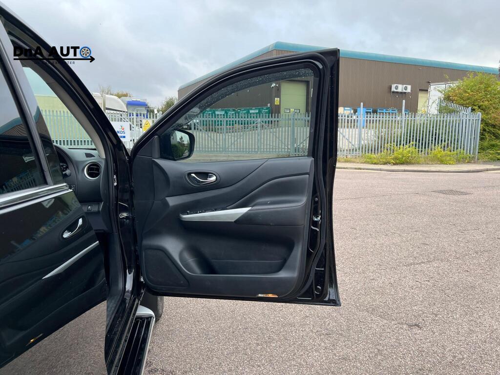 Nissan Navara 2.3 dCi Tekna Pickup Double Cab 4dr Diesel Auto 4WD Euro 6 (190 ps)