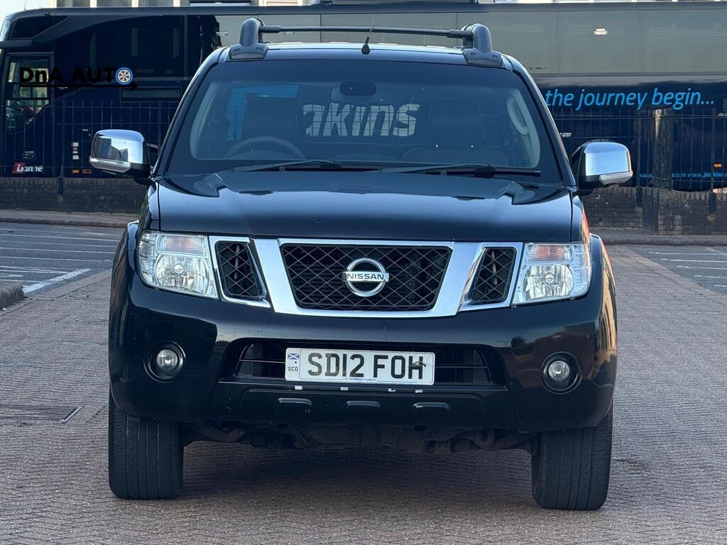 Nissan Navara 2.5 dCi Tekna Pickup Double Cab 4dr Diesel Manual 4WD Euro 5 (190 ps)
