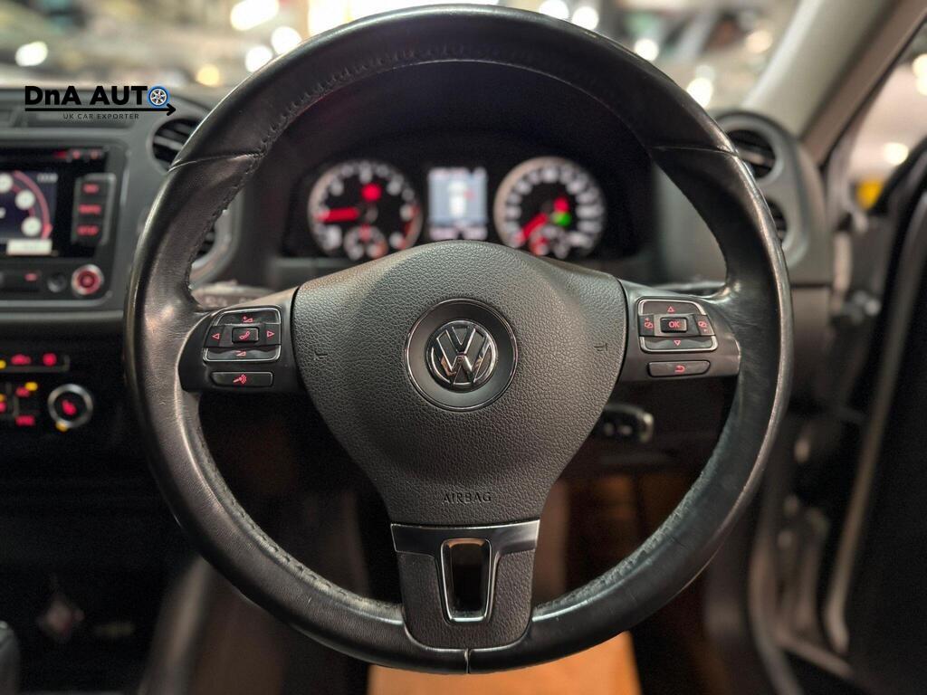 Volkswagen Tiguan 2.0 TDI BlueMotion Tech Match SUV 5dr Diesel DSG 4WD Euro 5 (s/s) (140 ps)