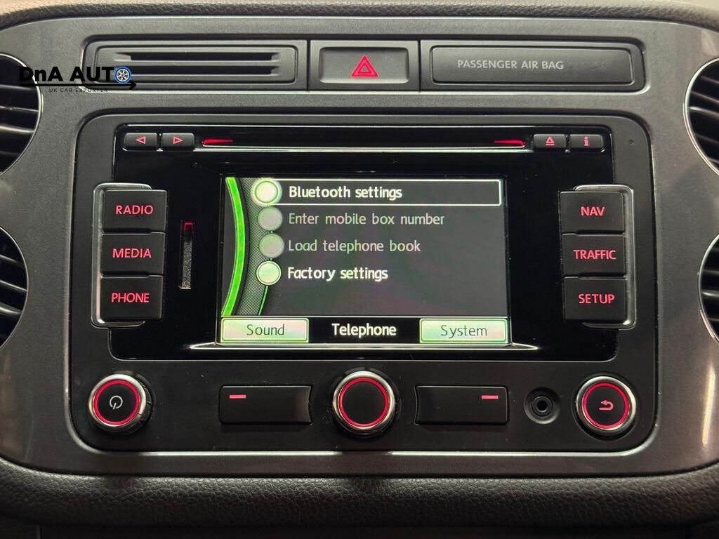 Volkswagen Tiguan 2.0 TDI BlueMotion Tech Match SUV 5dr Diesel DSG 4WD Euro 5 (s/s) (140 ps)