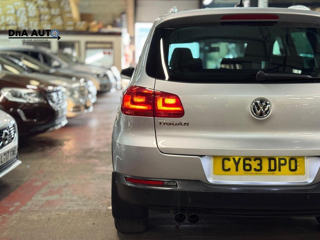 Volkswagen Tiguan 2.0 TDI BlueMotion Tech Match SUV 5dr Diesel DSG 4WD Euro 5 (s/s) (140 ps)