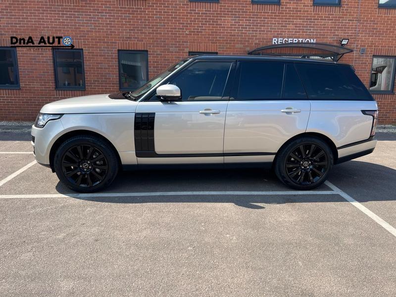 Land Rover Range Rover 4.4 SD V8 Vogue SUV 5dr Diesel Auto 4WD Euro 5 (339 ps)