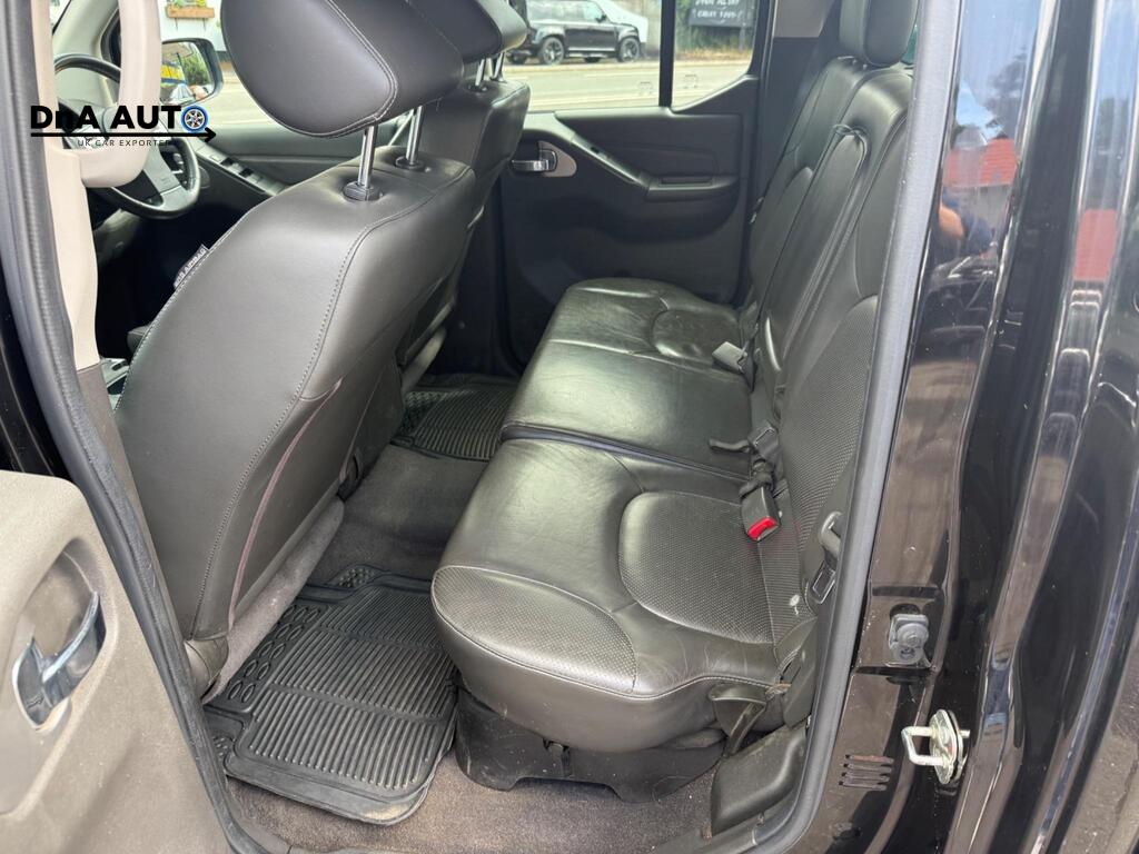 Nissan Navara 2.5 dCi Tekna Pickup Double Cab 4dr Diesel Manual 4WD Euro 5 (190 ps)