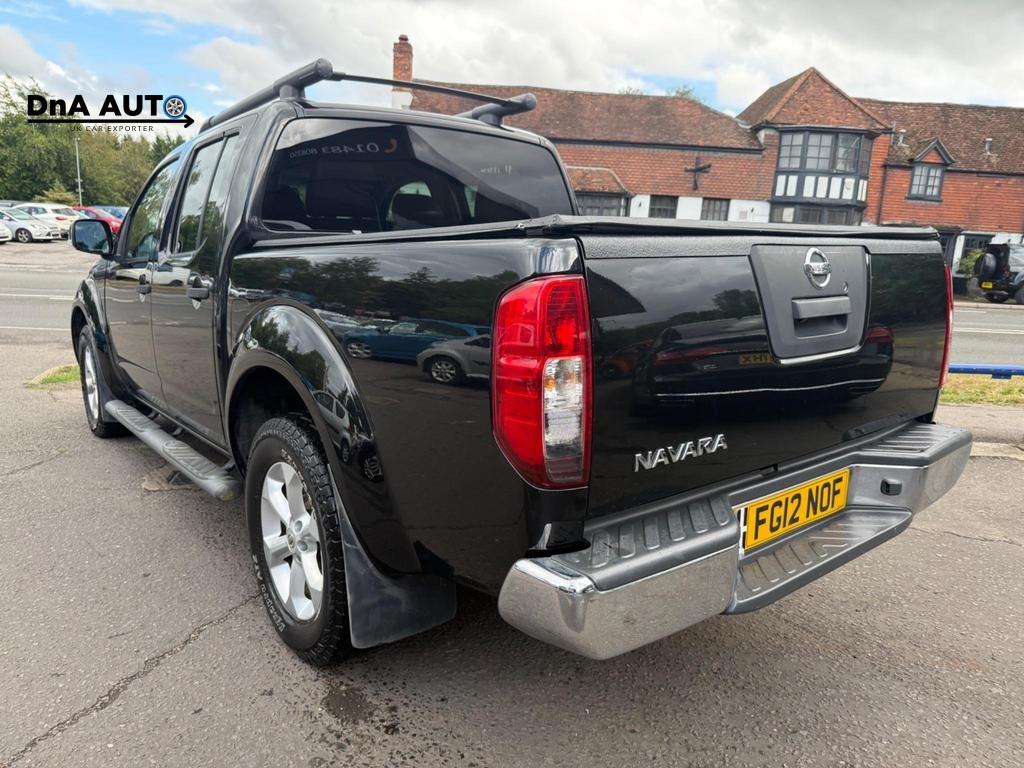 Nissan Navara 2.5 dCi Tekna Pickup Double Cab 4dr Diesel Manual 4WD Euro 5 (190 ps)