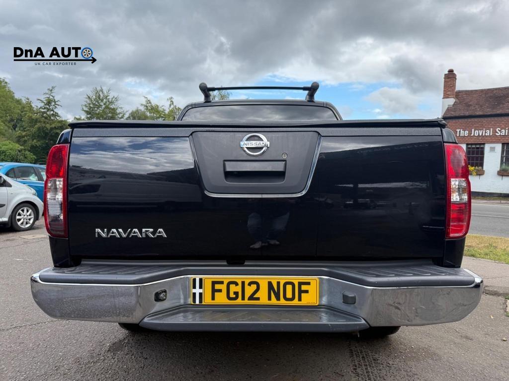 Nissan Navara 2.5 dCi Tekna Pickup Double Cab 4dr Diesel Manual 4WD Euro 5 (190 ps)