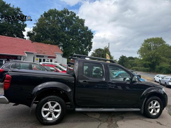 Nissan Navara 2.5 dCi Tekna Pickup Double Cab 4dr Diesel Manual 4WD Euro 5 (190 ps)
