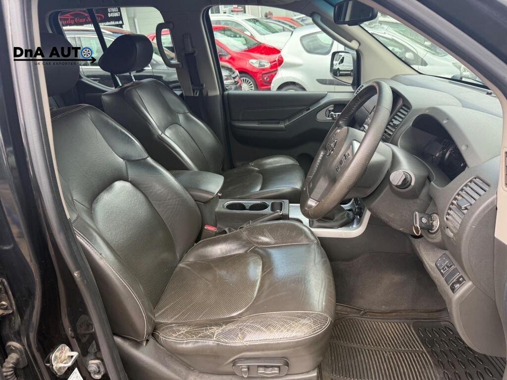 Nissan Navara 2.5 dCi Tekna Pickup Double Cab 4dr Diesel Manual 4WD Euro 5 (190 ps)