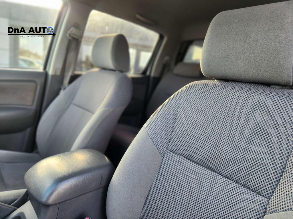 Toyota Hilux 2.5 D-4D HL3 Pickup Double Cab 4dr Diesel Manual 4WD Euro 5 (144 ps)