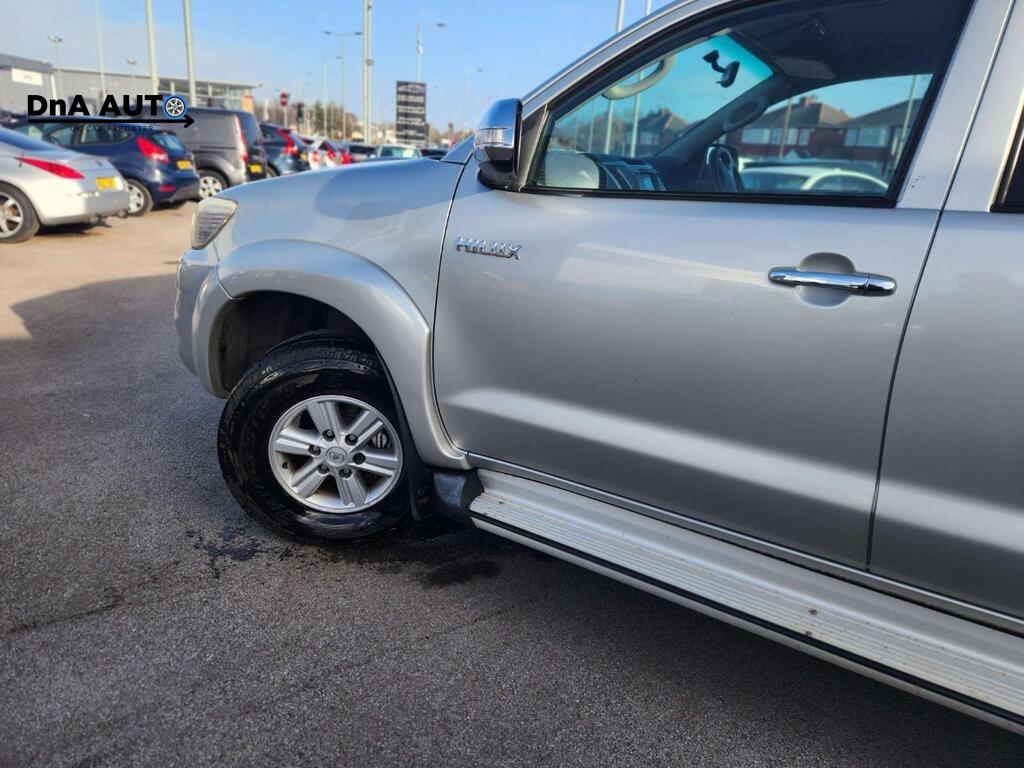 Toyota Hilux 2.5 D-4D HL3 Pickup Double Cab 4dr Diesel Manual 4WD Euro 5 (144 ps)