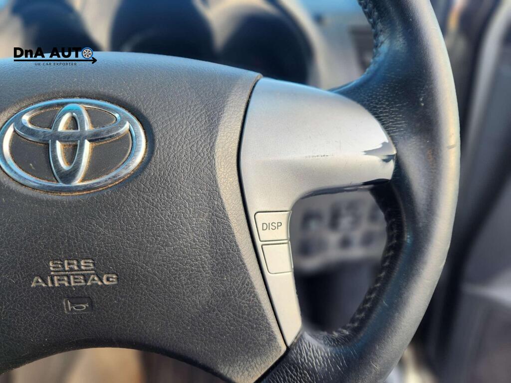 Toyota Hilux 2.5 D-4D HL3 Pickup Double Cab 4dr Diesel Manual 4WD Euro 5 (144 ps)