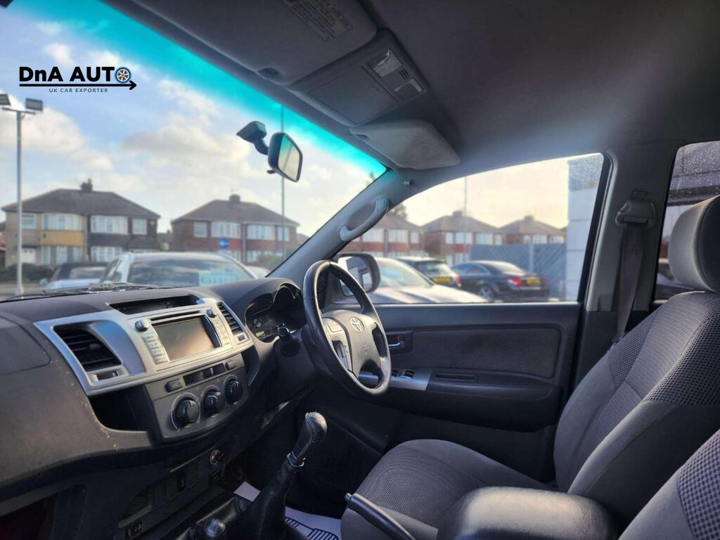 Toyota Hilux 2.5 D-4D HL3 Pickup Double Cab 4dr Diesel Manual 4WD Euro 5 (144 ps)