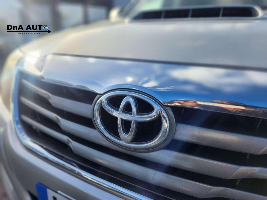Toyota Hilux 2.5 D-4D HL3 Pickup Double Cab 4dr Diesel Manual 4WD Euro 5 (144 ps)