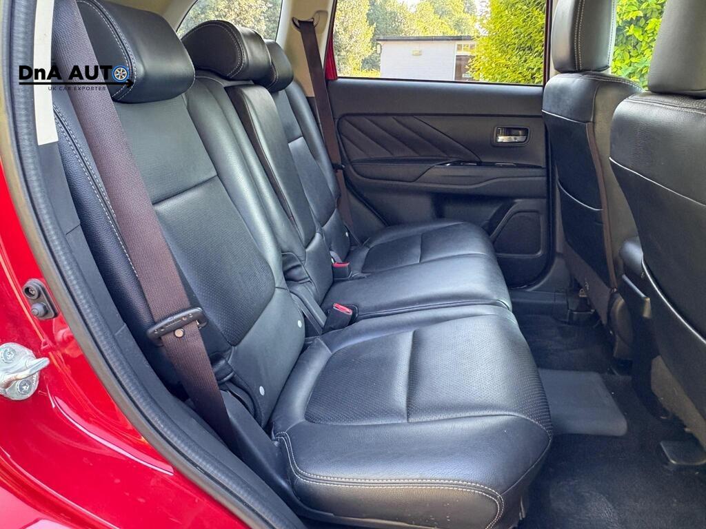 Mitsubishi Outlander 2.0h 12kWh Juro SUV 5dr Petrol Plug-in Hybrid CVT 4WD Euro 6 (s/s) (200 ps)
