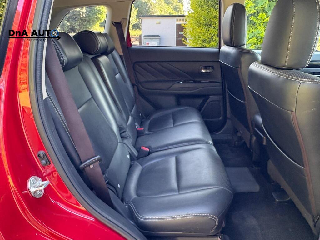 Mitsubishi Outlander 2.0h 12kWh Juro SUV 5dr Petrol Plug-in Hybrid CVT 4WD Euro 6 (s/s) (200 ps)