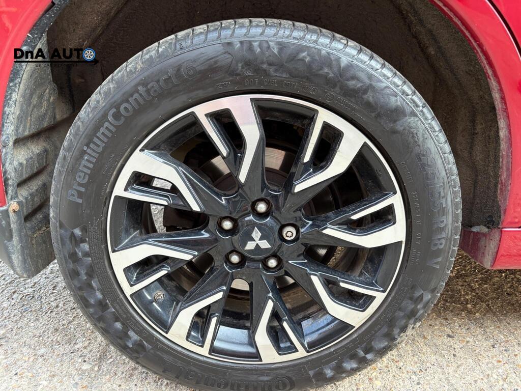 Mitsubishi Outlander 2.0h 12kWh Juro SUV 5dr Petrol Plug-in Hybrid CVT 4WD Euro 6 (s/s) (200 ps)
