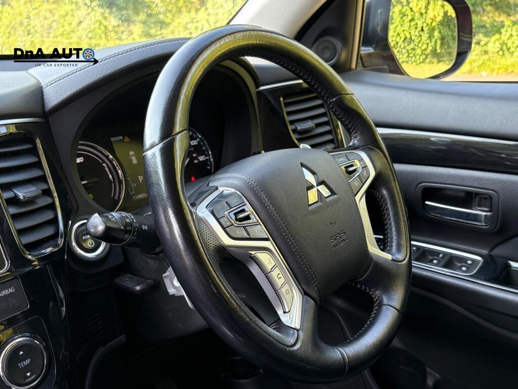 Mitsubishi Outlander 2.0h 12kWh Juro SUV 5dr Petrol Plug-in Hybrid CVT 4WD Euro 6 (s/s) (200 ps)