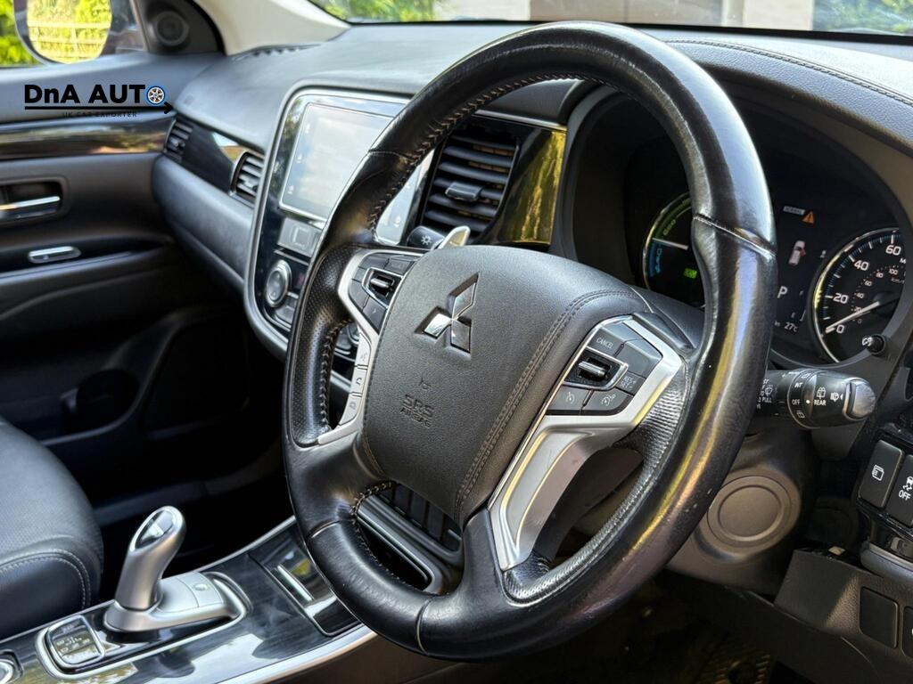 Mitsubishi Outlander 2.0h 12kWh Juro SUV 5dr Petrol Plug-in Hybrid CVT 4WD Euro 6 (s/s) (200 ps)
