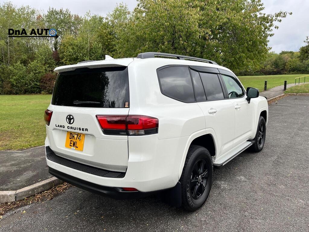 Toyota Land Cruiser 2.5 II SUV (2024 - )