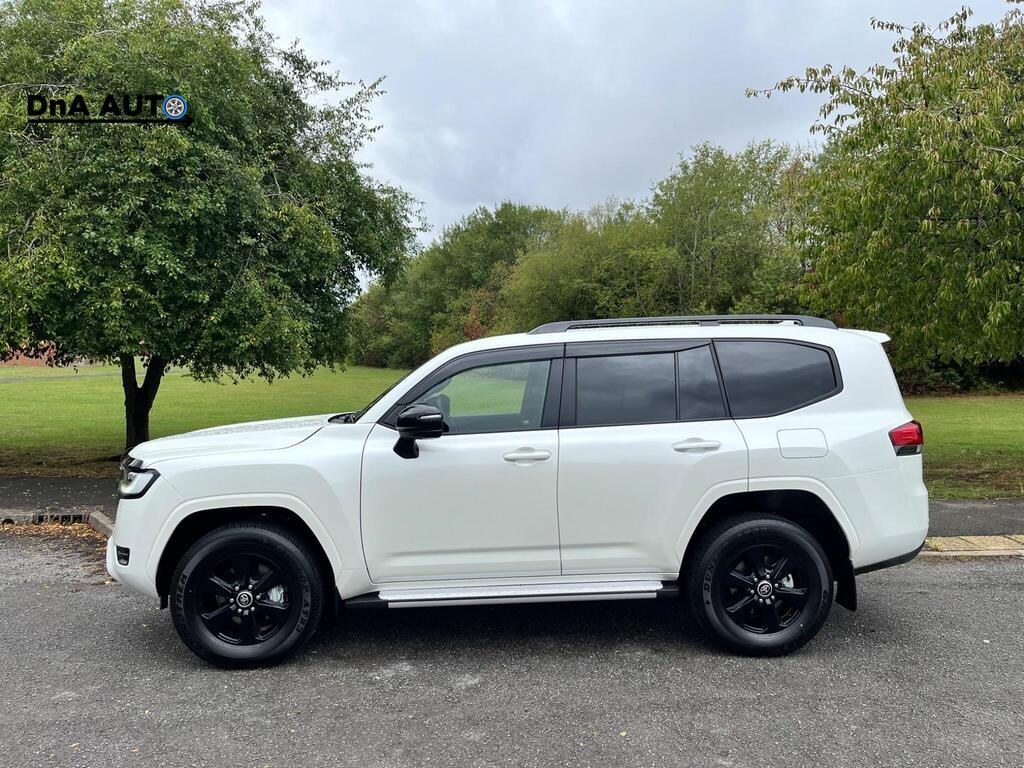 Toyota Land Cruiser 2.5 II SUV (2024 - )