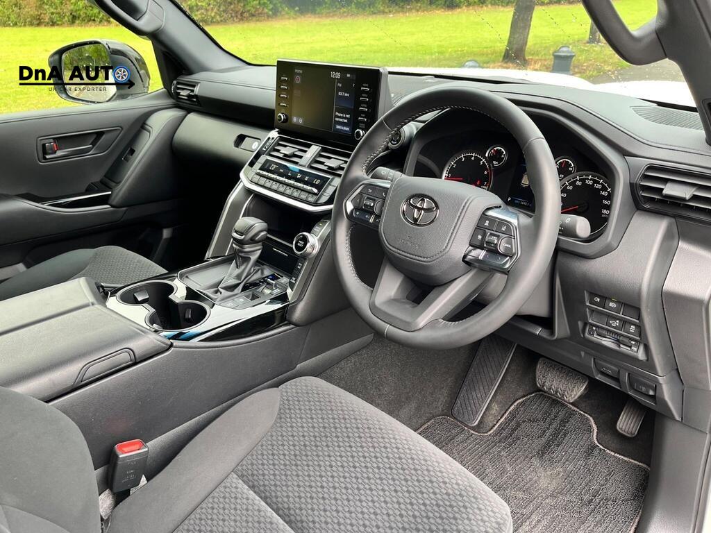 Toyota Land Cruiser 2.5 II SUV (2024 - )