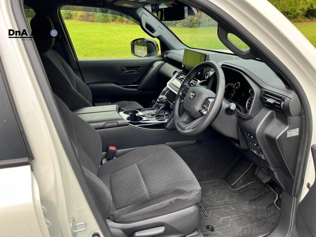 Toyota Land Cruiser 2.5 II SUV (2024 - )