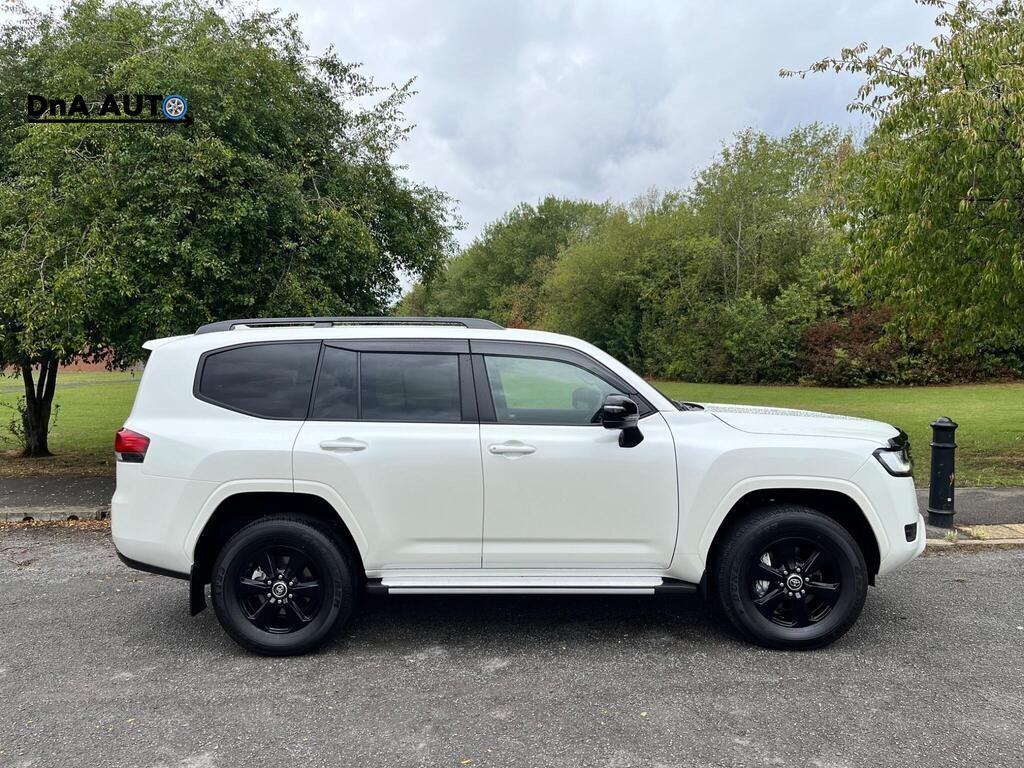 Toyota Land Cruiser 2.5 II SUV (2024 - )