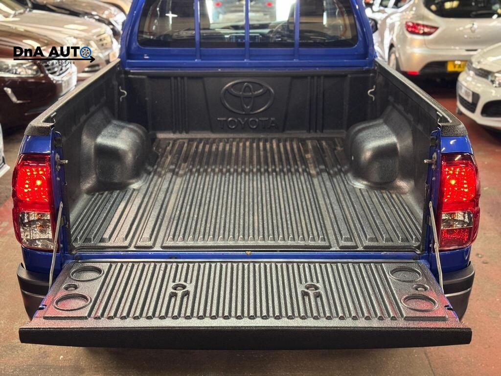 Toyota Hilux 2.4 D-4D Active Pickup Extended Cab 4dr Diesel Manual 4WD Euro 6 (3.5t) (150 ps)