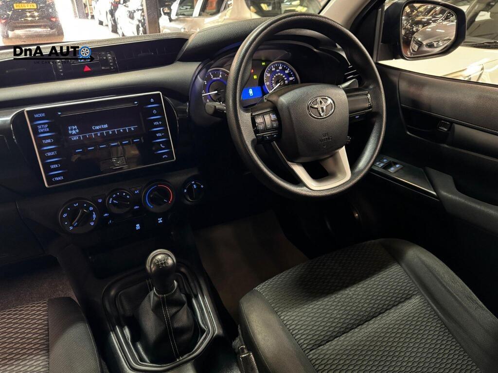 Toyota Hilux 2.4 D-4D Active Pickup Extended Cab 4dr Diesel Manual 4WD Euro 6 (3.5t) (150 ps)