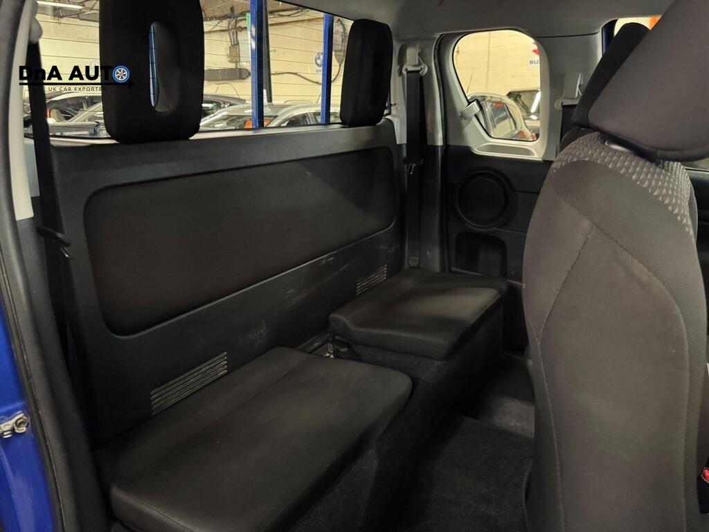 Toyota Hilux 2.4 D-4D Active Pickup Extended Cab 4dr Diesel Manual 4WD Euro 6 (3.5t) (150 ps)