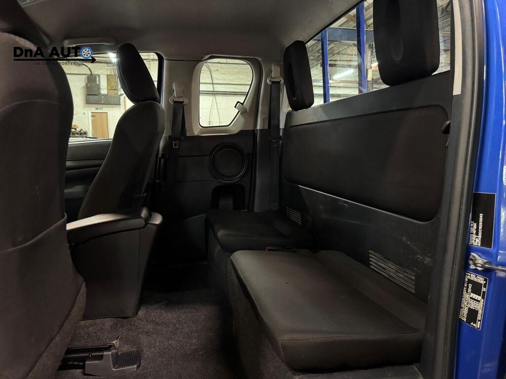 Toyota Hilux 2.4 D-4D Active Pickup Extended Cab 4dr Diesel Manual 4WD Euro 6 (3.5t) (150 ps)