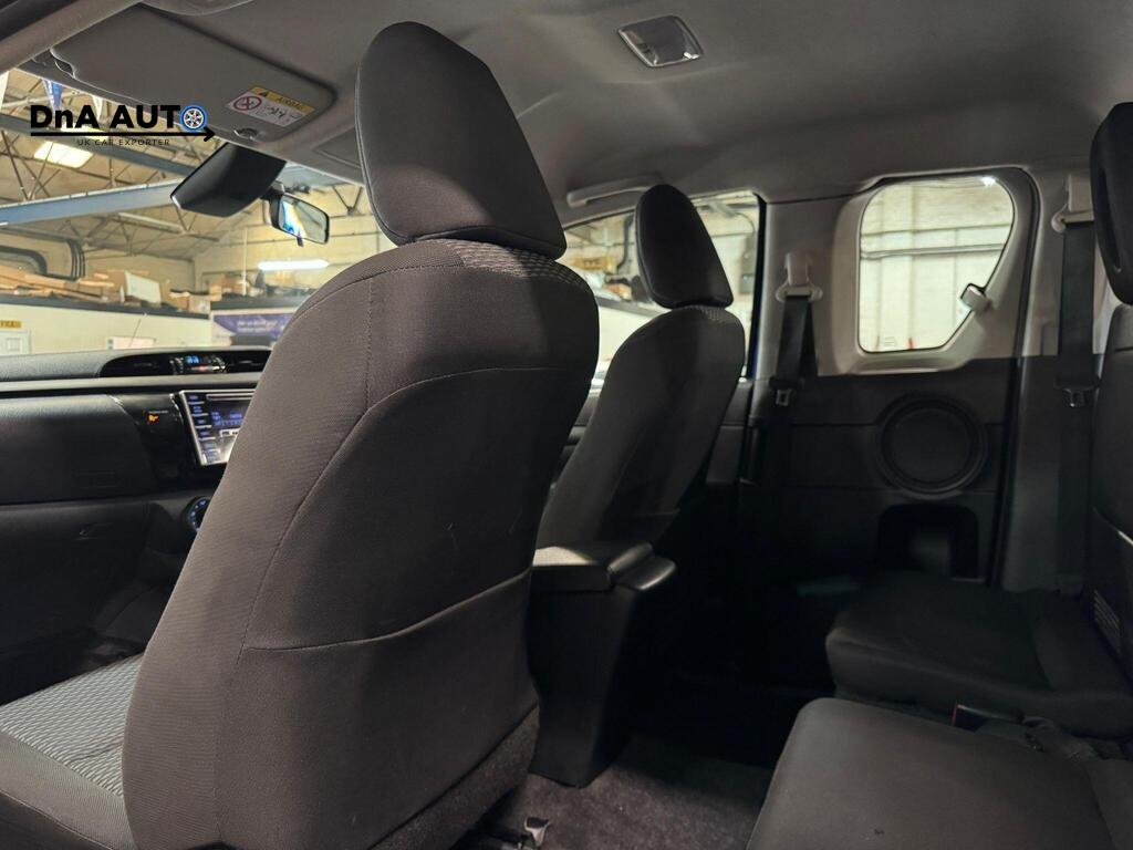 Toyota Hilux 2.4 D-4D Active Pickup Extended Cab 4dr Diesel Manual 4WD Euro 6 (3.5t) (150 ps)