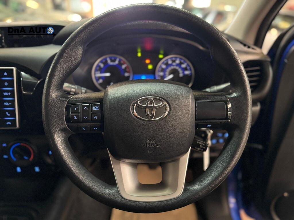Toyota Hilux 2.4 D-4D Active Pickup Extended Cab 4dr Diesel Manual 4WD Euro 6 (3.5t) (150 ps)