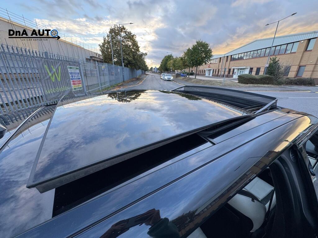 Land Rover Range Rover Velar 2.0 D240 R-Dynamic SE SUV 5dr Diesel Auto 4WD Euro 6 (s/s) (240 ps)