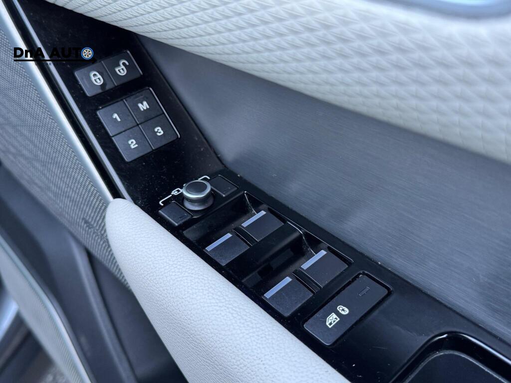 Land Rover Range Rover Velar 2.0 D240 R-Dynamic SE SUV 5dr Diesel Auto 4WD Euro 6 (s/s) (240 ps)