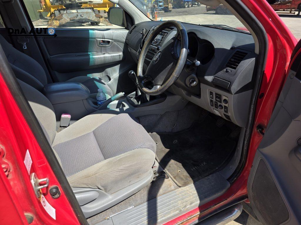 Toyota Hilux 3.0 D-4D Invincible Pickup 4dr Diesel Manual 4WD (279 g/km, 171 bhp)
