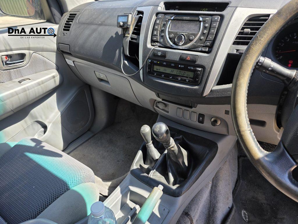 Toyota Hilux 3.0 D-4D Invincible Pickup 4dr Diesel Manual 4WD (279 g/km, 171 bhp)