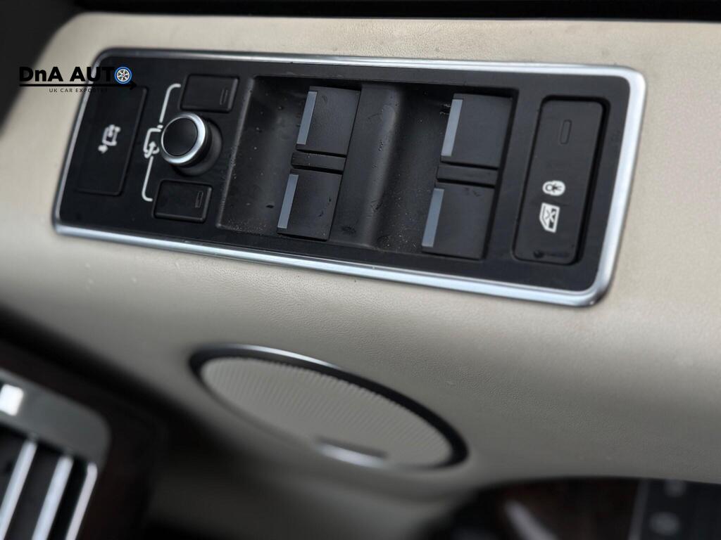 Land Rover Range Rover 4.4 SD V8 Autobiography SUV 5dr Diesel Auto 4WD Euro 6 (s/s) (339 ps)